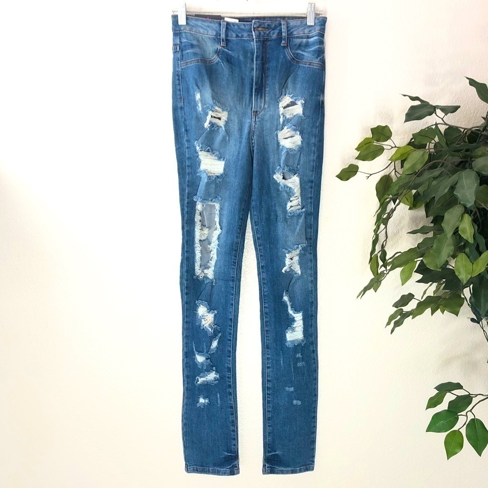NWT Fashion Nova “Aphrodite” Ripped Jeans